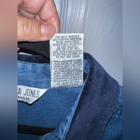 Vintage VICTORIA JONES Womens Dark Wash Denim Long Sleeve Shirt Embroidered - Picture 8 of 10